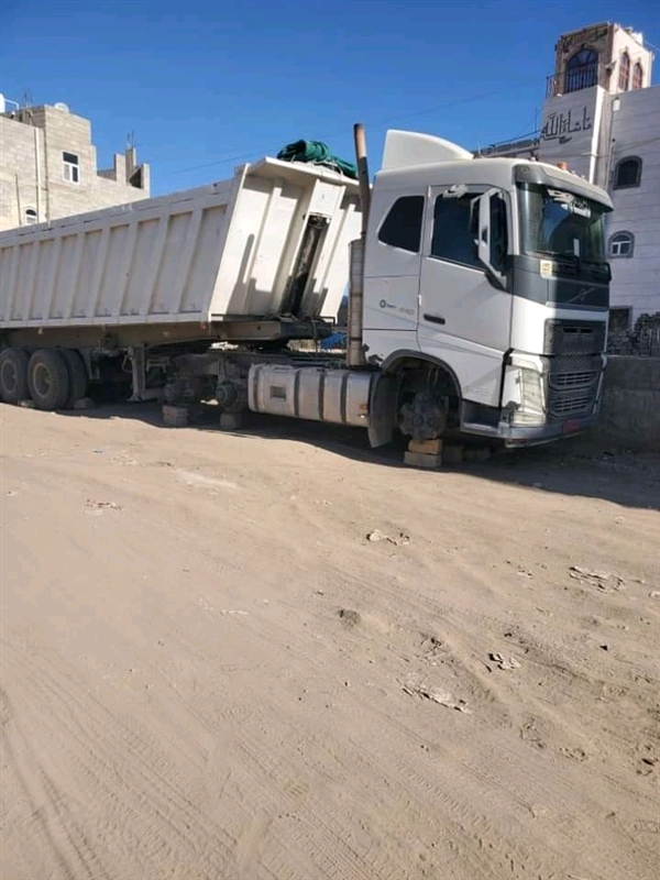 مصدر يكشف عن سرقة اطارات شاحنة نقل من جوار منزل صاحبها بصنعاء