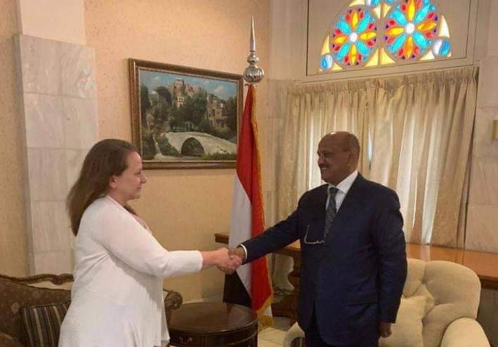 تعرف على أول مسؤول يمني يفضح فساد الشرعية