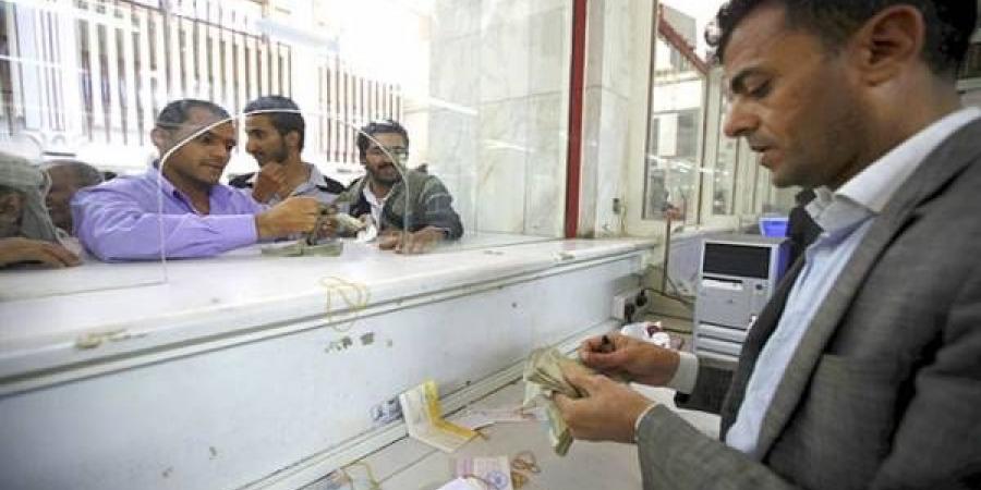 البنوك وشركات الصرافة توجه رسائل هامة إلى عملائها عقب انقطاع خدمة الأنترنت في اليمن