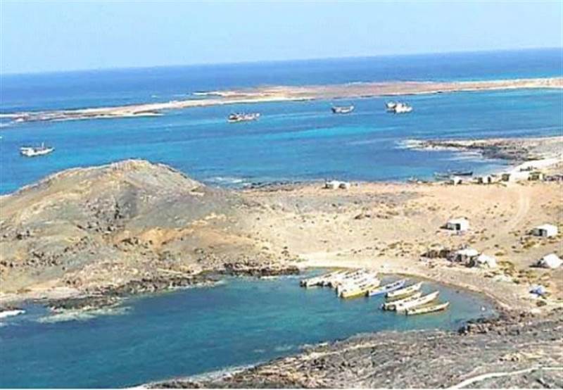 الإمارات تواصل انتهاك السيادة اليمنية وهذا ما تقوم به منذ نحو شهرين وسط تكتم شديد