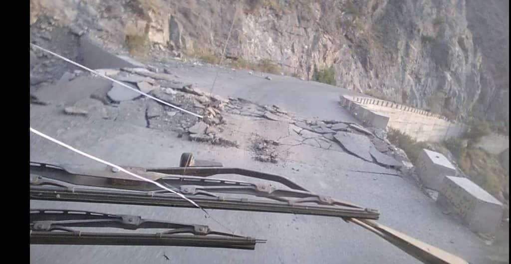 هكذا فصل الحوثيون محافظة جنوبية عن محافظة شمالية ” صورة “