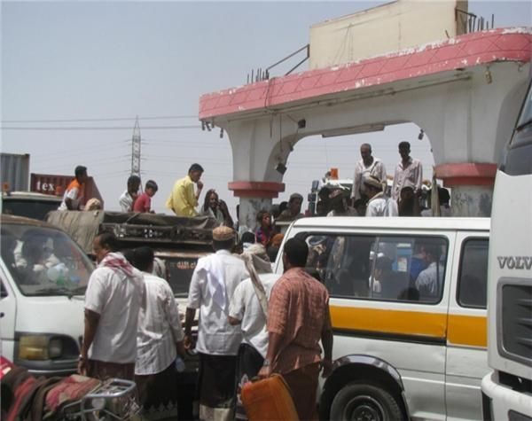 ازمة مشتقات نفطية خانقة في محافظتي عدن وحضرموت