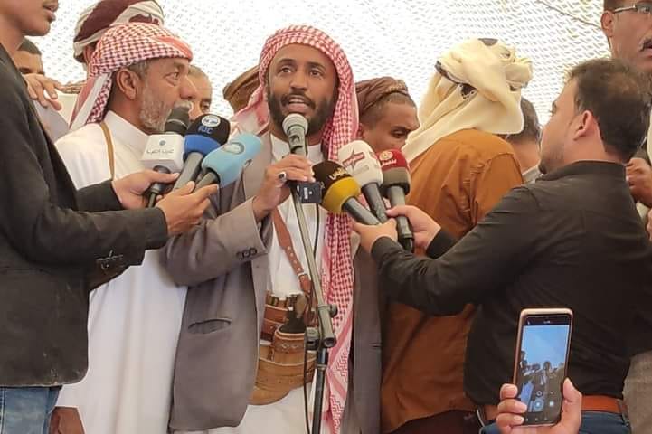 بالفيديو.. القيادي في الهبة الحضرمية الشيخ “بن حريز” يرفض مقابلة الرئيس الهادي