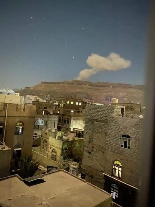 عاجل: طيران التحالف يجدد قصف صنعاء بغارات عنيفة ” الأماكن المستهدفة + صور”