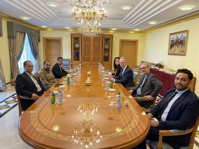 الحوثيون يعلنون إجراء مباحثات جديدة بشأن الحل في اليمن