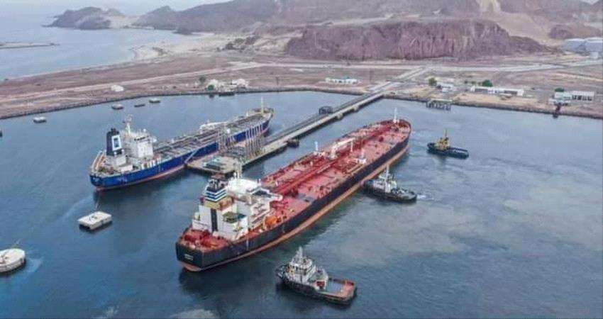 توقعات بانفراج ازمة المشتقات النفطية عقب وصول سفينة جديدة الى ميناء العاصمة