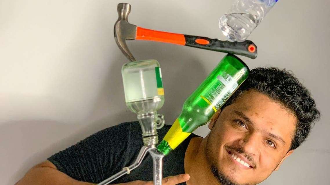 شاب يمني يدخل موسوعة غينيس عقب تحطيمه رقم قياسي في تحدي الجاذبية