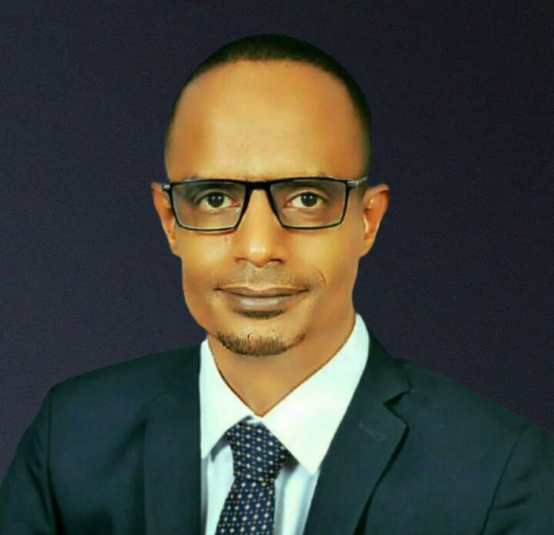 هكذا كرمت أمريكا موظفا يعمل في سفارتها بصنعاء بعد نهاية خدمته