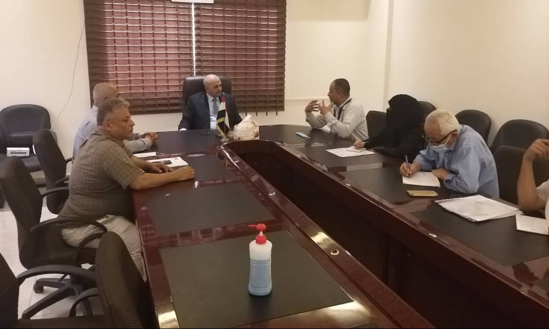 منسق مبادرتي التوطين والتعافي يلتقي في عدن بوزير المياه والبيئة وأمين عام مجلس الوزراء