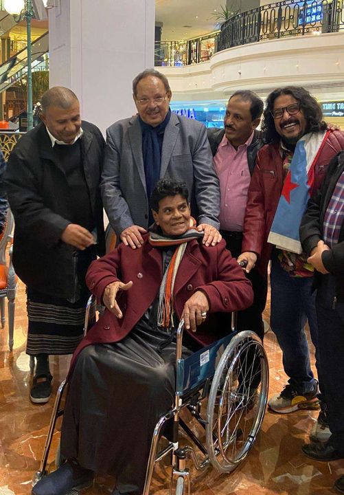 الرئيس ناصر يزور الفنان عوض أحمد في القاهرة للإطمئنان على صحته