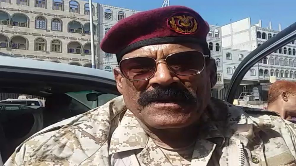صحفي : هكذا قام الرئيس صالح بإهانة جواس بعد أسره في 94 م