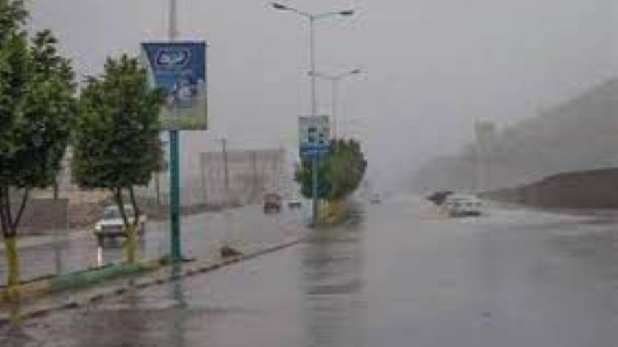 فلكي يمني يكشف عن توقعاته بشأن ما تحمله الساعات القادمة وموعد هطول الأمطار