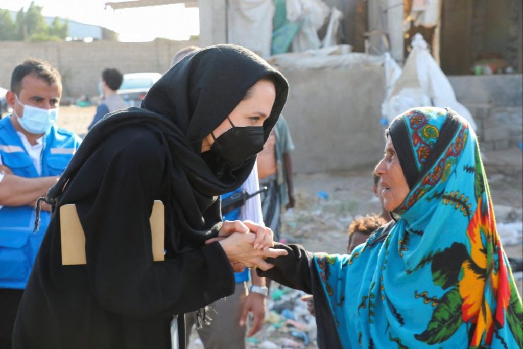 إنجلينا جولي في اليمن: هل تعيد النجومية الاهتمام ببلد منكوب؟