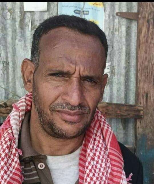 مواطن يقدم على طعن مدير مدرسة في يافع بلحج