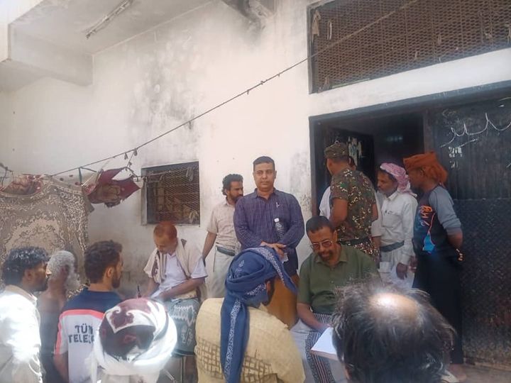 المهرة: السلطات القضائية تتفقد أحوال السجناء وتوجه بالافراج عن المعسرين منهم