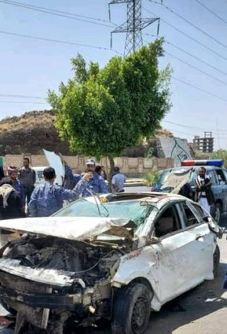 وفاة شخصان واصابة اخرون بينهم نساء وأطفال من أسرة واحدة في حادث مروري مروع بصنعاء ” صور “
