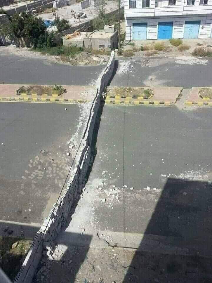 مراسل وكالة عالمية يكشف عن تفاهمات بوساطة محلية بعيدا عن الهدنة الأممية لفتح معابر تعز