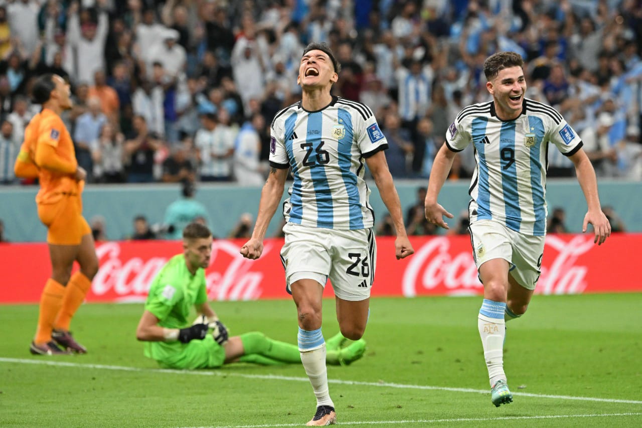 الأرجنتين تهزم فرنسا وتتوج بلقب بطلة كأس العالم 2022 (فيديو)