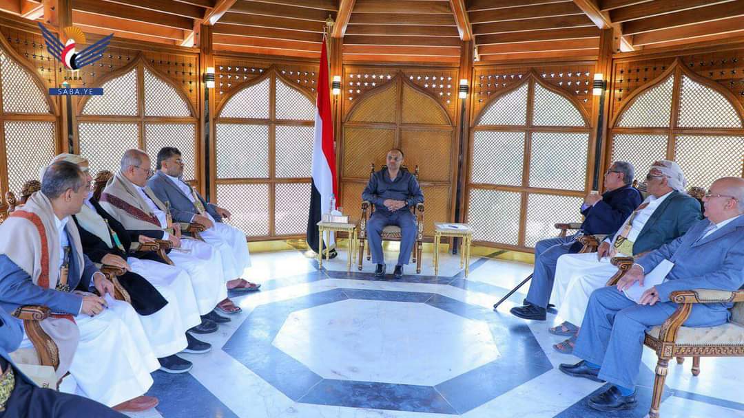 صنعاء : لقاء يجمع المشاط ب” أبو رأس ” عقب سجال إعلامي حاد بشأن المرتبات 