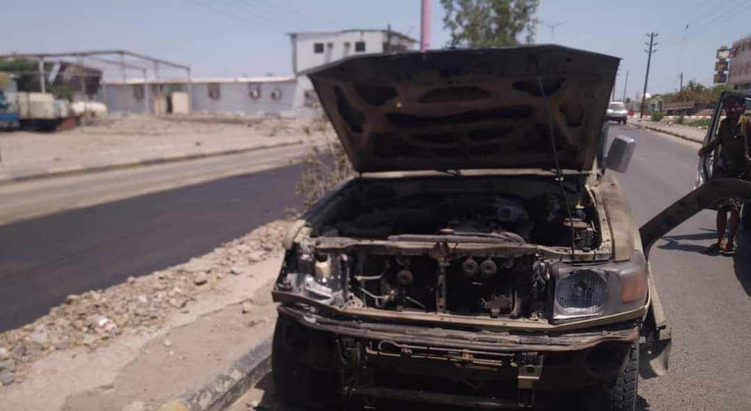 أبين :نجاة قيادي في المجلس الانتقالي وإصابة مرافقيه إثر انفجار سيارة مفخخة 