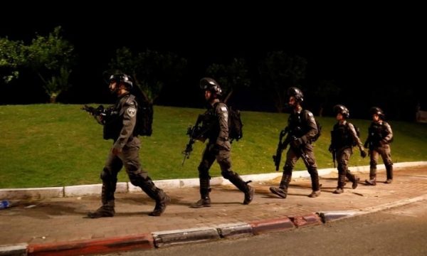 الإحتلال الإسرائيلي يشن حملة اعتقالات في الضفة الغربية 