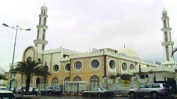 عدن : هكذا تم التعامل مع خطيب مسجد هاجم المقاومة الفلسطينية خلال خطبة الجمعة 