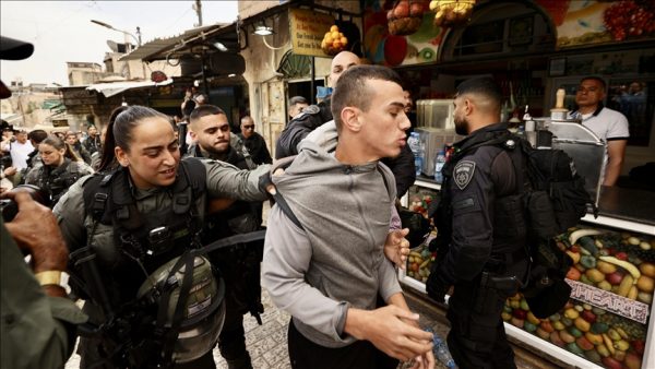 الإحتلال الإسرائيلي يعتقل أكثر من ألف فلسطيني في الضفة الغربية 