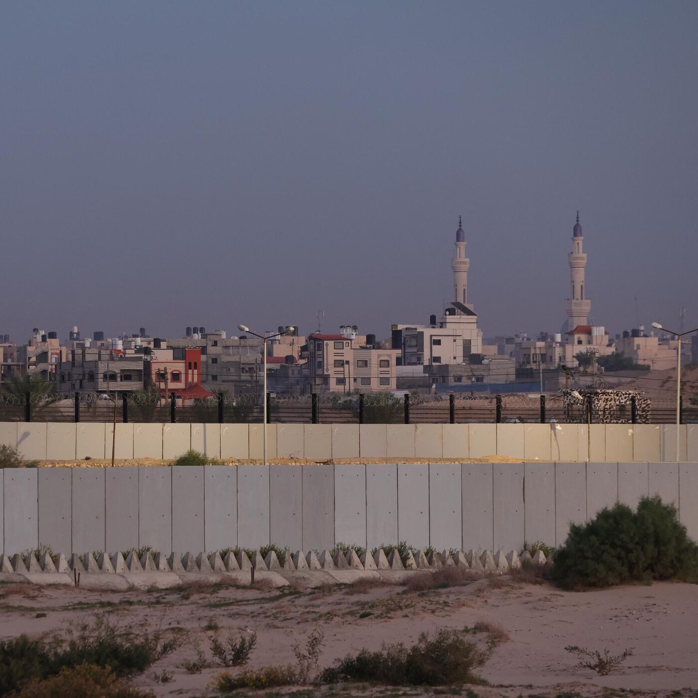 التصعيد العسكري الأخطر منذ حرب 73 ..إسرائيل تحتل مناطق حدودية مع مصر ومصدر مسؤول يرد : ” ستدفعون الثمن غالياً “