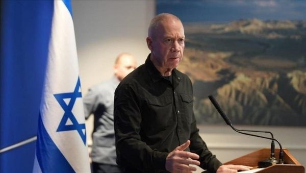 وزير دفاع الإحتلال الإسرائيلي يغادر اجتماع مجلس الوزراء الحربي بسبب توترات غير مسبوقة 