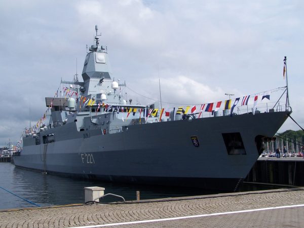 رويترز : فرقاطة ألمانية تنضم للمهام البحرية للإتحاد الأوروبي في البحر الأحمر 