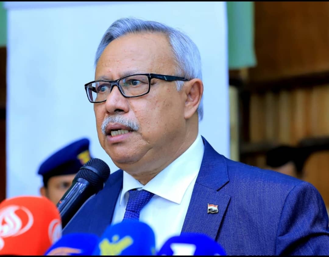 ما أَشبَهَ الليلةَ بِالبارِحَةِ في تَكرارِ جَريمَةِ الانفِصالِ من الرَّفيقِ الانفصاليُّ الأسبَقِ / علي سالم البيض إلى المُتمَرِّدِ / عيدُروس بن قاسم الزُّبيدي !!!